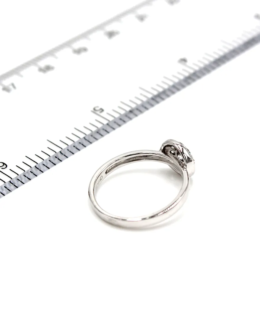 18K White Gold Ring with Diamonds 0.32 Carats (Size 6)